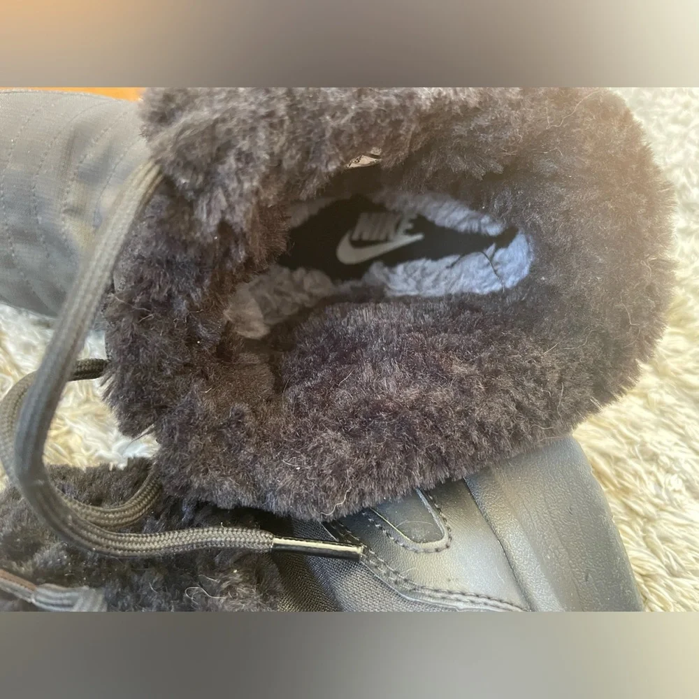 Nike Boots - Picture 10 of 10